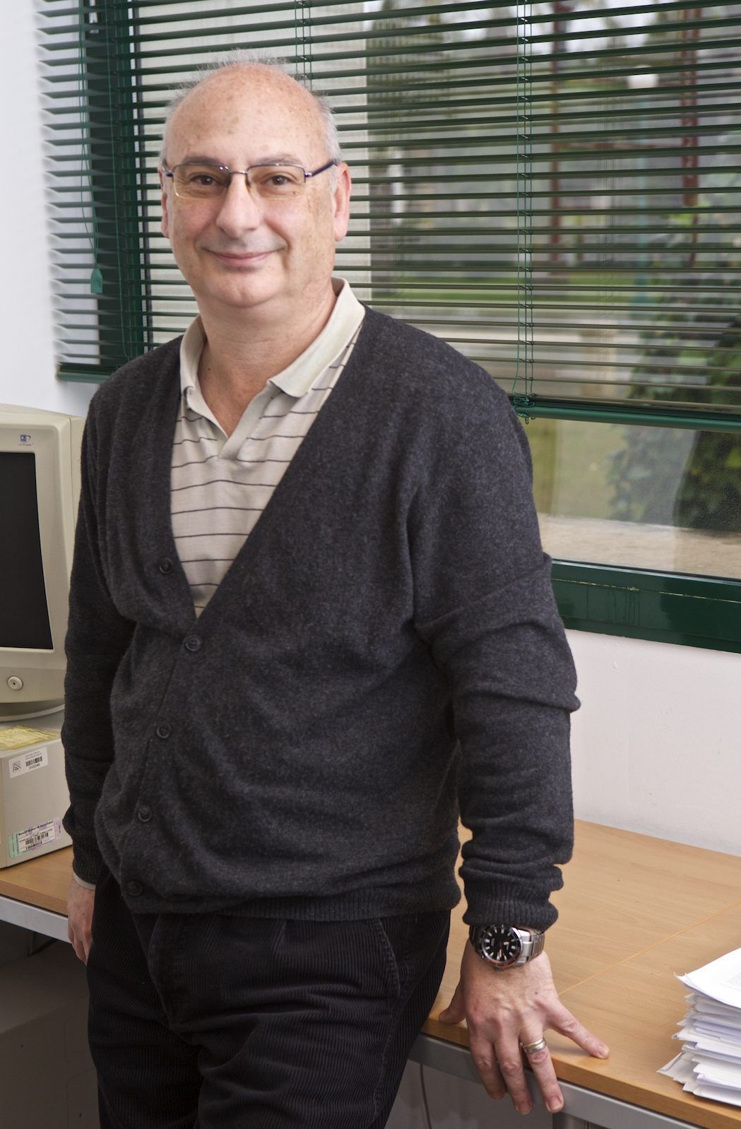 Francis Mojica, microbiólogo de la Universidad de Alicante y pionero en la investigación de las secuencias CRISPR. Imagen cortesía de la Universidad de Alicante.