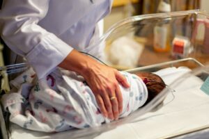 pérdida auditiva cuidados intensivos neonatales