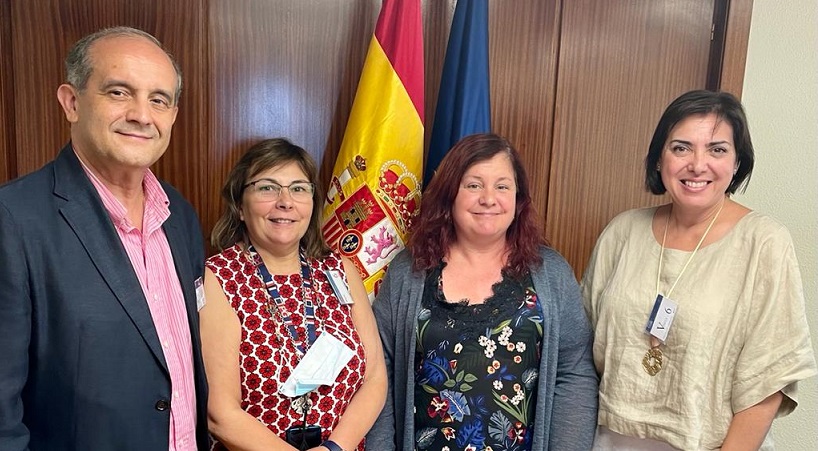 De drcha. a izda: Encarna Guillén, presidenta de la AEGH; Celia Gómez, directora general de Ordenación Profesional del Ministerio de Sanidad; Belén Pérez, vicepresidenta de la AEGH, y Feliciano Ramos, expresidente de la AEGH y ESHG, para hablar de las especialidad de Genética Clínica.
