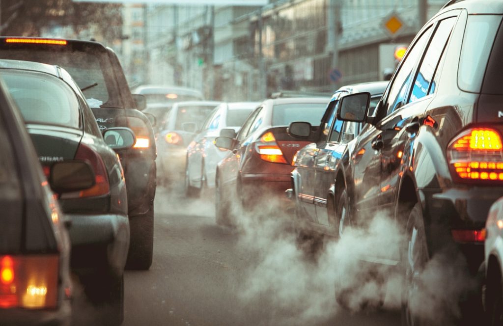 la contaminación atmosférica provoca más alteraciones relacionadas con el cáncer que el tabaquismo pasivo