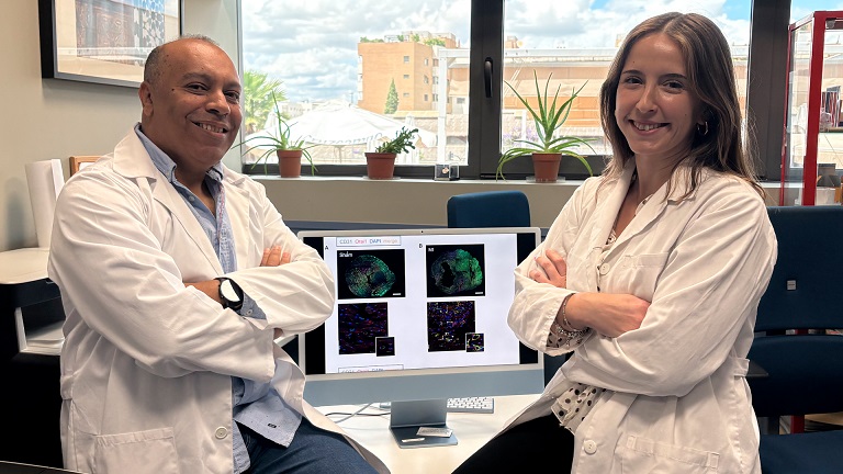 Los investigadores Tarik Smani (Izq) e Isabel Galeano Otero que han participado en el estudio que marca a la proteína Orai1 como regulador de la recuperación del corazón tras un infarto. Imagen: Instituto de Biomedicina de Sevilla.