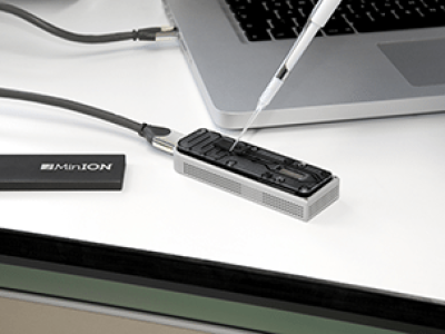 MinION. Un secuenciador del tamaño de un pendrive.  Imagen: Oxford Nanopore Techonologies