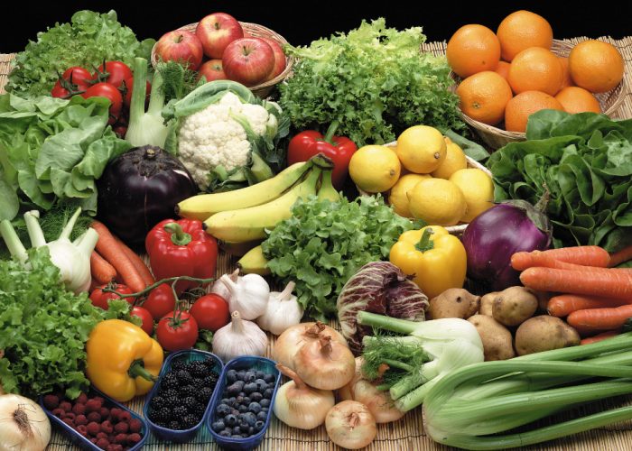 Alimentos de la dieta como frutas, verduras, legumbres y frutos secos benefician al microbioma intestinal y sus efectos en el organismo y a su vez el microbioma condiciona los efectos de la dieta.