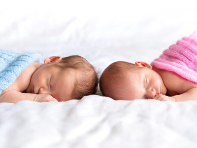 El sexo de la descendencia es casi aleatorio. No obstante en algunas familias la probabilidad del 50% puede verse afectada