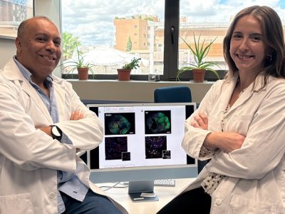 Los investigadores Tarik Smani (Izq) e Isabel Galeano Otero que han participado en el estudio que marca a la proteína Orai1 como regulador de la recuperación del corazón tras un infarto. Imagen: Instituto de Biomedicina de Sevilla.