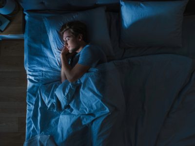 Identifican una variante en un gen que contribuye a necesitar menos horas de sueño