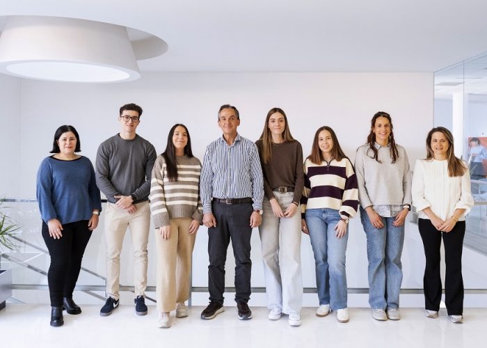 Equipo de investigadores que han participado en el estudio sobre la alteración genética que promueve el desarrollo de leucemia linfoblástica aguda de células B.