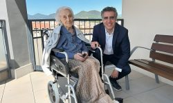 Fotografía del Dr. Manel Esteller, que ha liderado la investigación junto a la Sra. Branyas, la persona más longeva registrada hasta la fecha que murió el 19 de agosto de 2024 con 117 años. Imagen: Instituto de Investigación contra la Leucemia Josep Carreras.