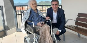 Fotografía del Dr. Manel Esteller, que ha liderado la investigación junto a la Sra. Branyas, la persona más longeva registrada hasta la fecha que murió el 19 de agosto de 2024 con 117 años. Imagen: Instituto de Investigación contra la Leucemia Josep Carreras.