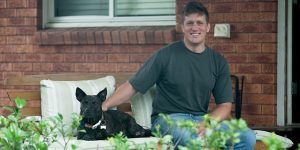 Sin formación en genética Paul Conyngham utilizó herramientas de IA para diseñar un tratamiento para el cáncer incurable de su perra Rosie