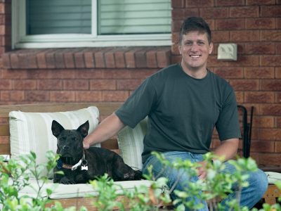 Sin formación en genética Paul Conyngham utilizó herramientas de IA para diseñar un tratamiento para el cáncer incurable de su perra Rosie