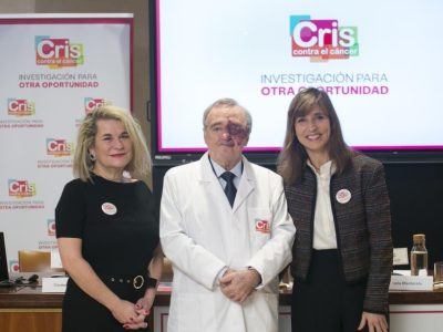 Cristina Domínguez, Mariano Barbacid y Lola Manterola, durante la rueda de prensa para presentar los prometedores resultados de una combinación de fármacos frente al cáncer de páncreas.