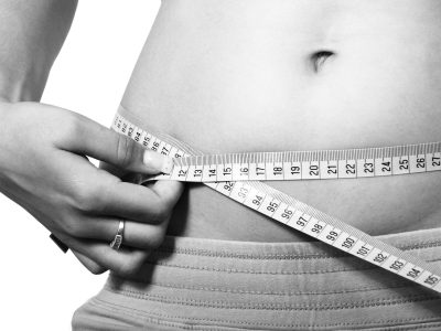 El efecto de la reducción de la expresión de KLF14 sobre la función de los adipocitos y la acumulación de grasa o resistencia a la insulina son más acusados en el caso de las mujeres.