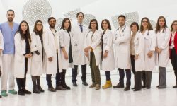 Grupo de Cardiopatías Familiares del H Puerta de Hierro. El Dr Pablo Garcia-Pavia (centro) y la Dra Esther Gonzalez-Lopez (sexta por la izquierda) con su equipo. Imagen: CIBERCV.