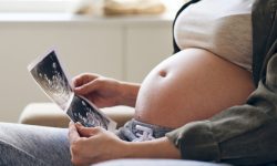 Un estudio ha conectado un mecanismo de la placenta con complicación del embarazo