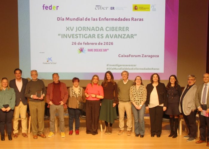 Durante la jornada, responsables de FEDER explicaron su colaboración en la búsqueda de diagnóstico para pacientes con enfermedades raras de IMPaCT-GENóMICA y se presentaron iniciativas de colaboración entre personal investigador del CIBERER y asociaciones de pacientes. Imagen: CIBER.
