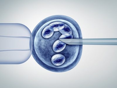 El análisis genético de embriones generados in vitro, para predecir futuras enfermedades a partir de valores poligénicos, plantea múltiples cuestiones científicas y éticas. Imagen: Getty images.