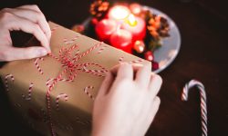 Con el despliegue de regalos navideños en el horizonte, los análisis de ADN se erigen como una de las opciones más codiciadas de la red para sorprender a familiares o amigos. Imagen: Unsplash.