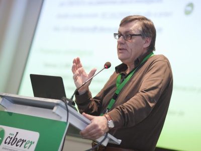 El Dr. Francesc Palau, director científico del Centro de Investigación Biomédica en Red de Enfermedades Raras (CIBERER) director del Instituto Pediátrico de Enfermedades Raras – IPER del Hospital Sant Joan de Déu de Barcelona, y Jefe del Servicio de Medicina Genética y Molecular en el mismo centro. Imagen cortesía del CIBERER.