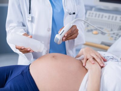 Los investigadores plantean que el análisis de expresión de los genes circadianos CLOCK y CRY2 podría ser de ayuda para identificar a las mujeres que muestran un mayor riesgo a tener un bebé prematuro. Imagen: Freepik.